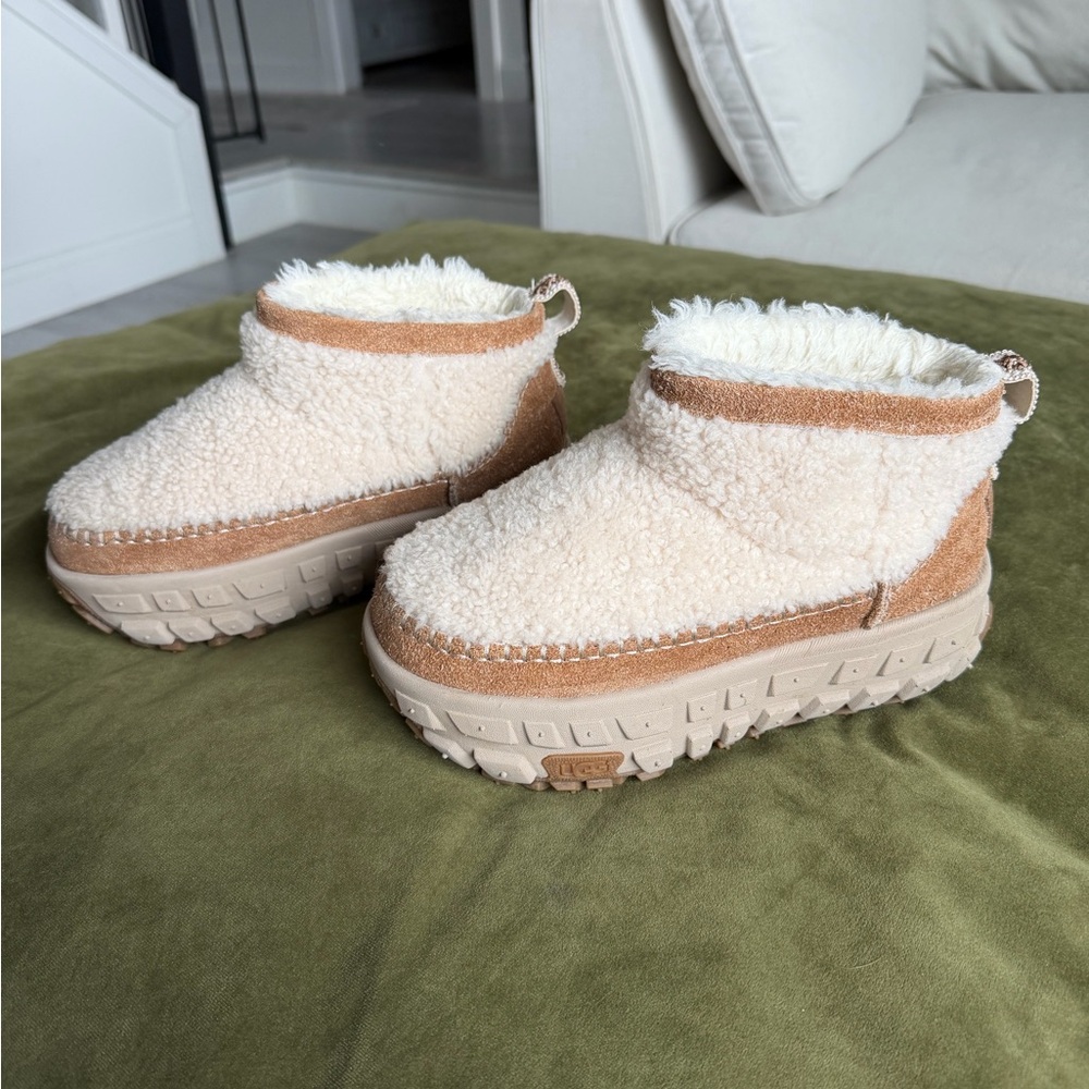 UGG Venture Daze Ultra Mini Cozy Boot